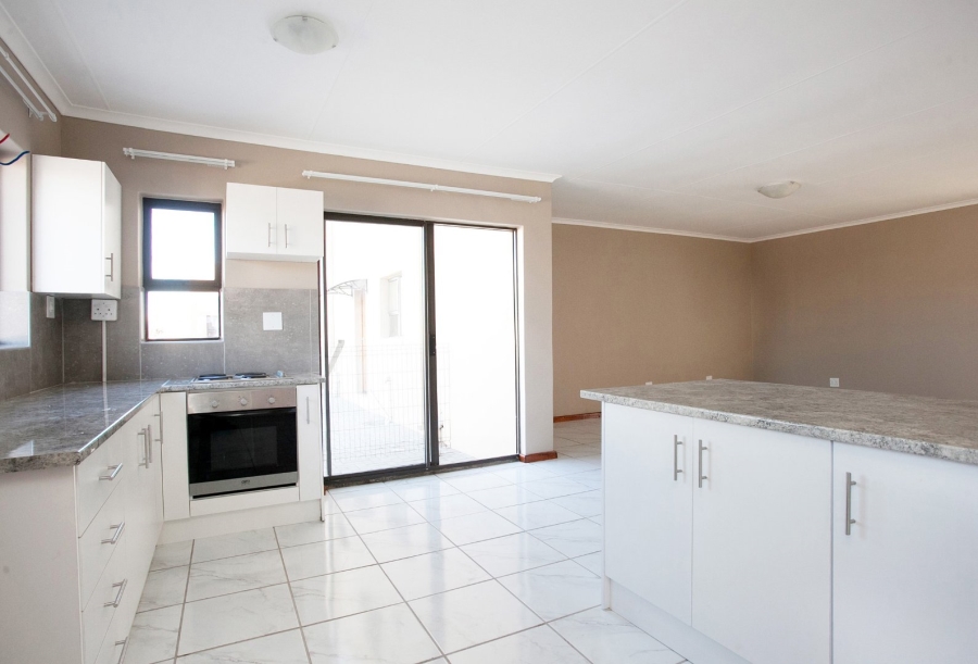 To Let 3 Bedroom Property for Rent in Parsonsvlei Eastern Cape